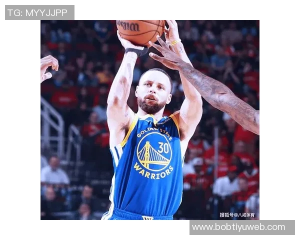 库里再展神勇远投绝技震撼全场证明自己依旧无敌 库里再展神勇远投绝技震撼全场证明自己依旧无敌