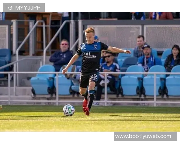 格列兹曼34岁逆袭获2025金足奖击败姆巴佩罗德里等众星 格列兹曼34岁逆袭获2025金足奖击败姆巴佩罗德里等众星