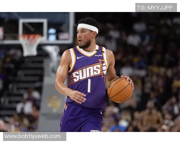 布克首节狂轰20分3助攻表现惊艳助球队领先对手