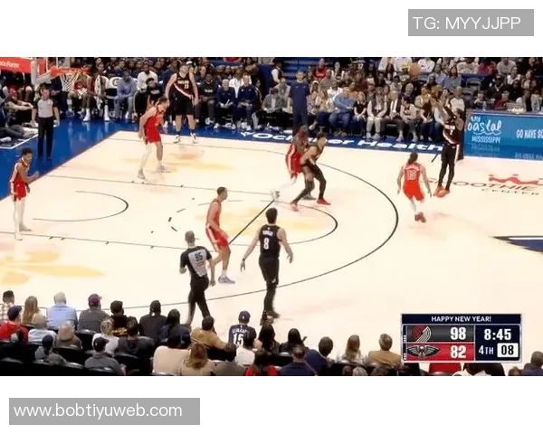 凯莱布乐福在双向合同中表现出色总得分与三分命中数双双领先 凯莱布乐福在双向合同中表现出色总得分与三分命中数双双领先